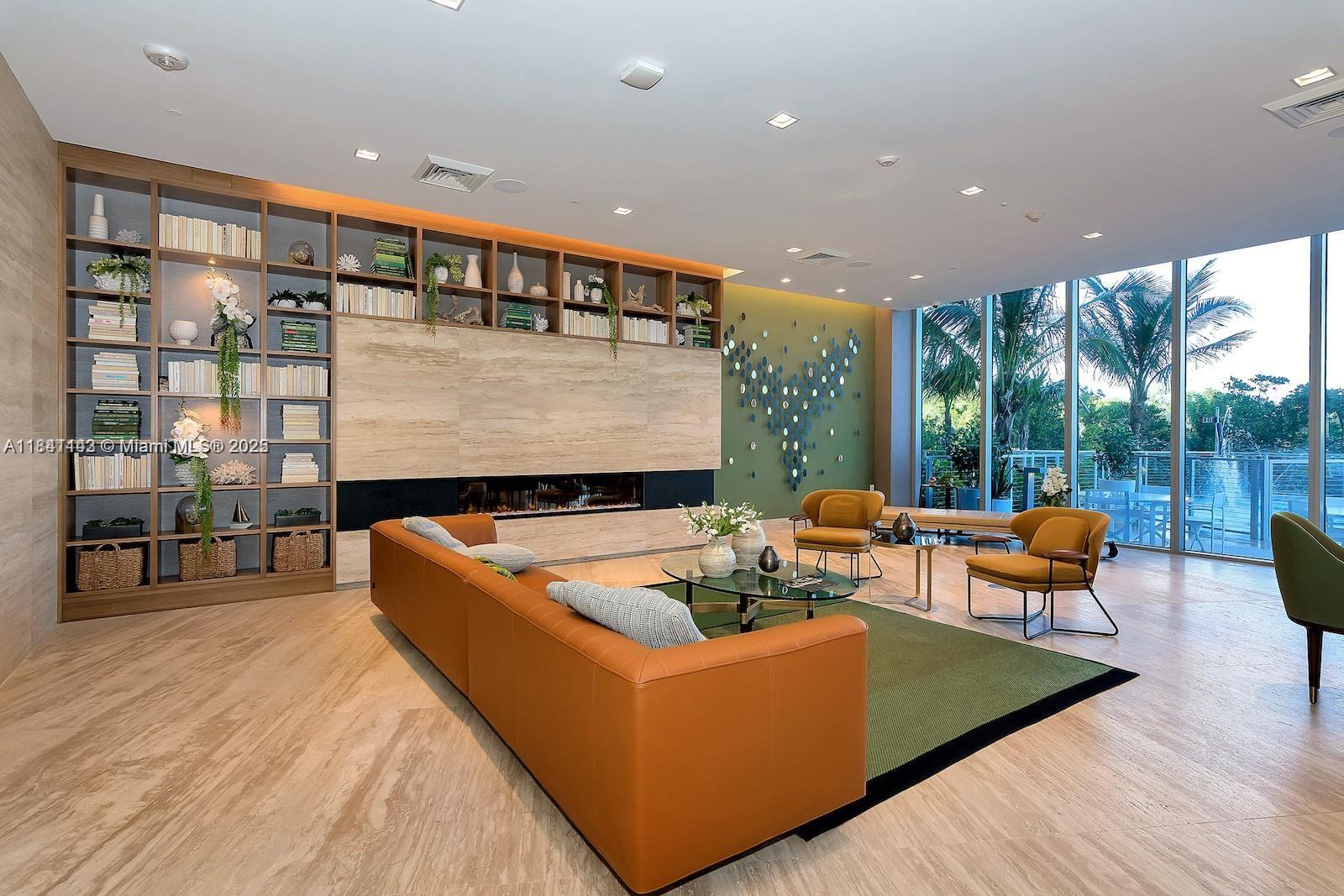 THE HARBOUR NORTH CONDO - Residential