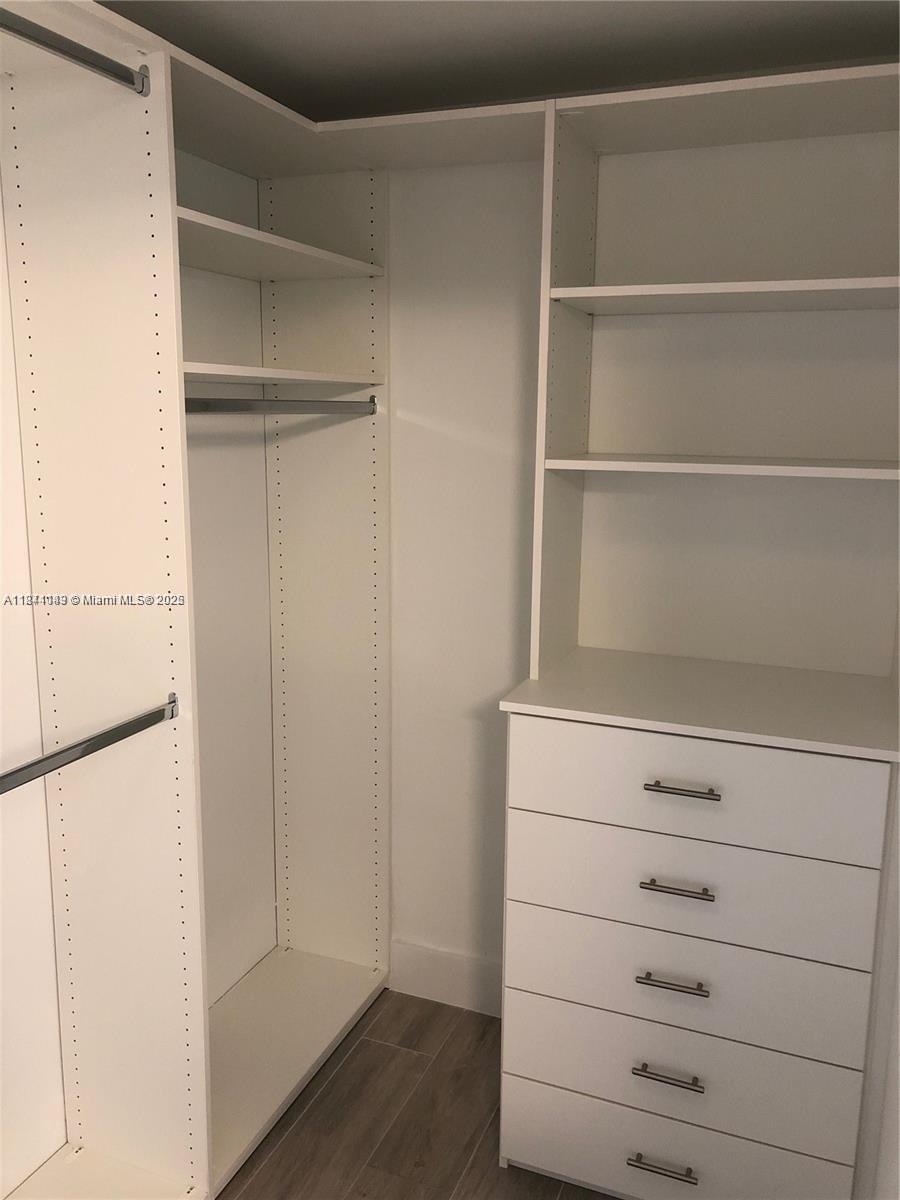 THE HARBOUR NORTH CONDO - Residential