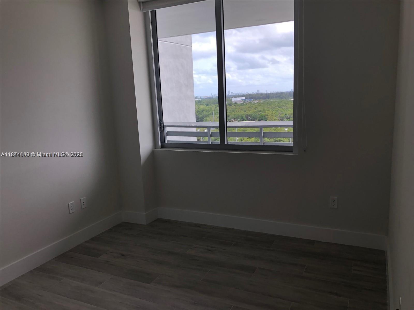 16385 Biscayne Blvd 1205