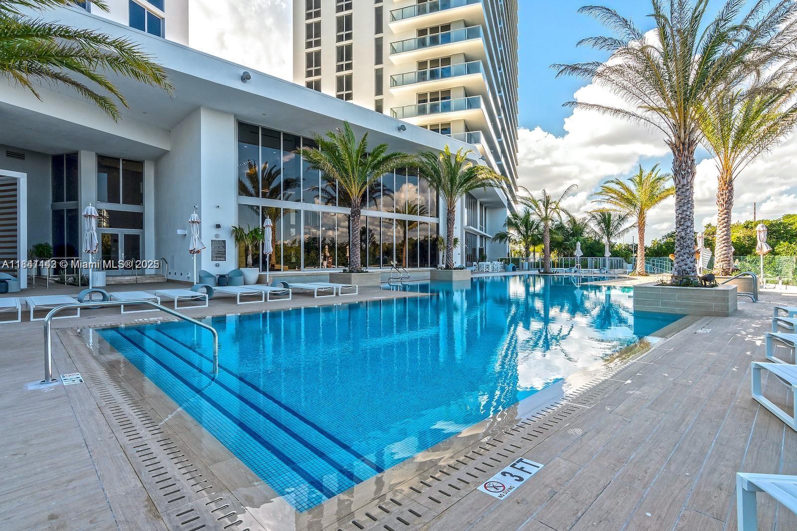 THE HARBOUR NORTH CONDO - Residential