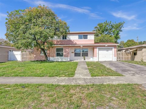 4233 NW 38th Ave, Lauderdale Lakes, FL 33309 - MLS#: A11553581
