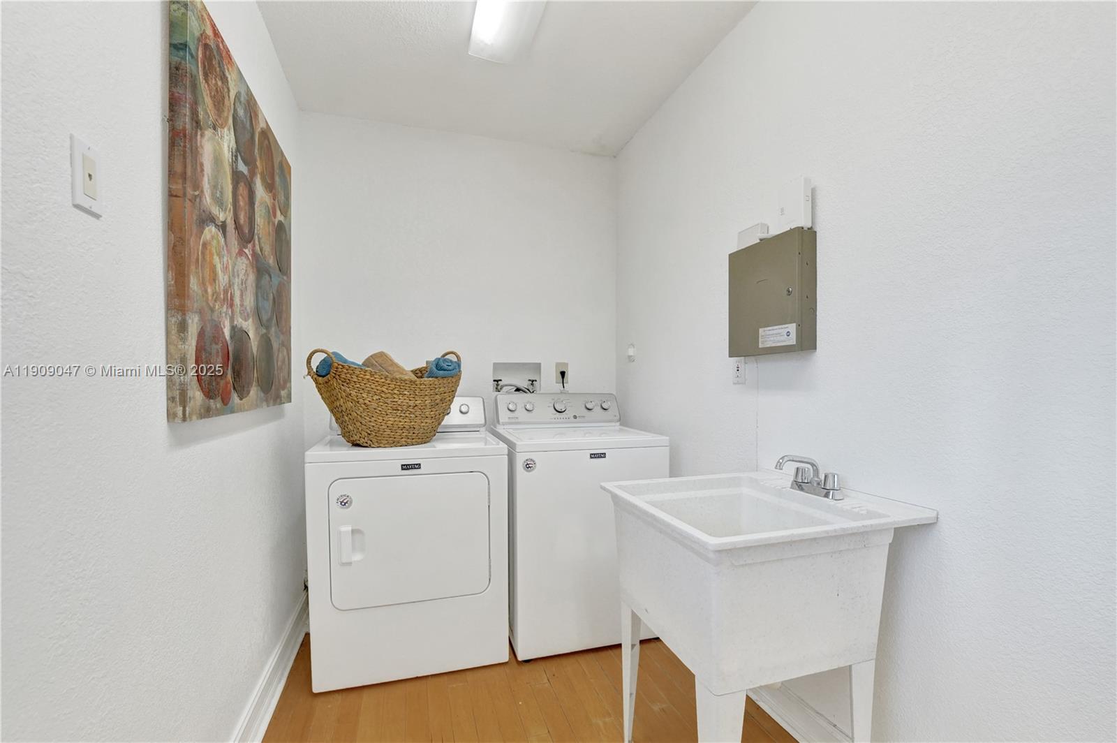 Hillsboro Harbor - Residential