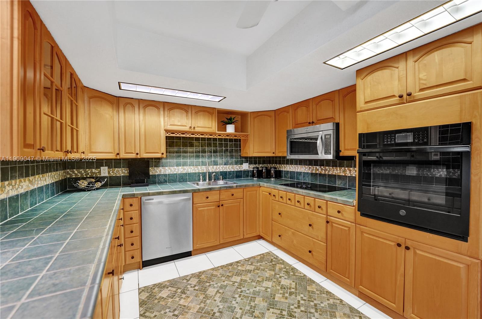 Hillsboro Harbor - Residential