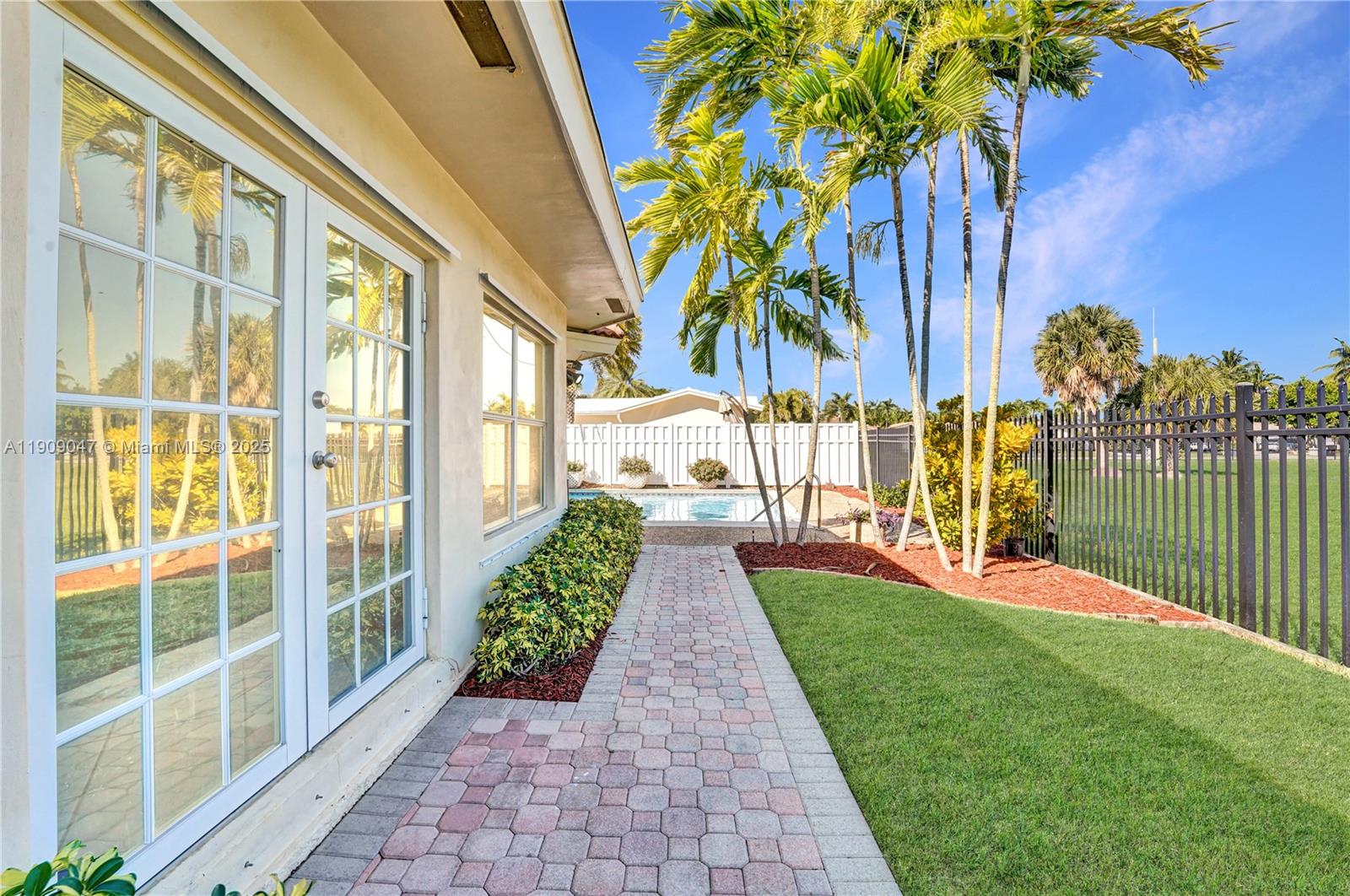 Hillsboro Harbor - Residential