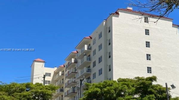 Rental Property at 1750 Nw 27th Ave, Miami, Broward County, Florida - Bedrooms: 2 
Bathrooms: 1  - $2,000 MO.
