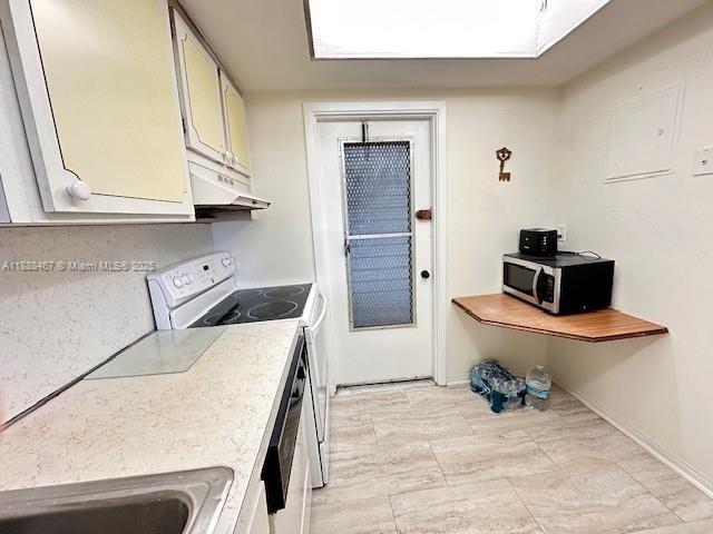 HILLCREST COUNTRY CLUB AP - Residential