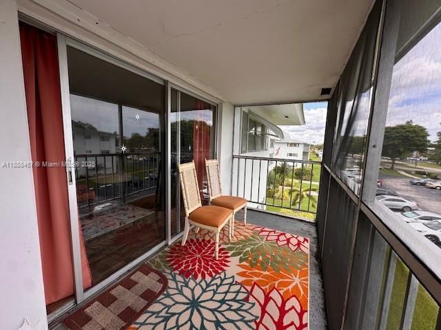 HILLCREST COUNTRY CLUB AP - Residential