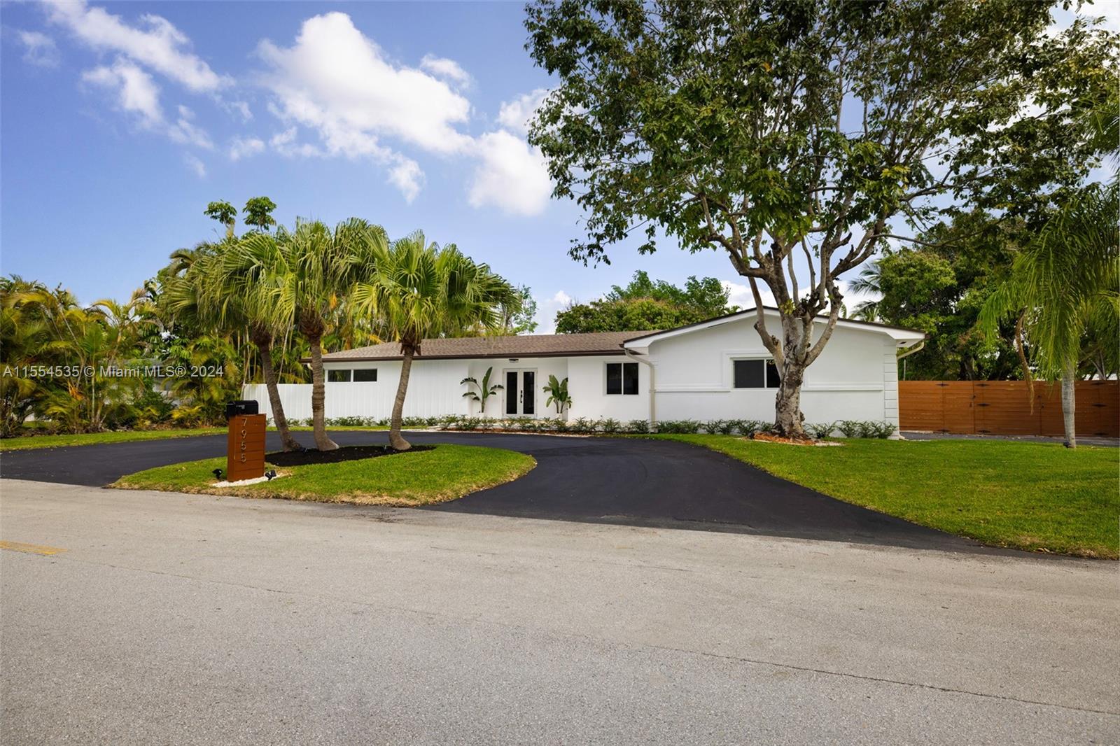 7955 Sw 162nd St St, Palmetto Bay, Miami-Dade County, Florida - 4 Bedrooms  
3 Bathrooms - 
