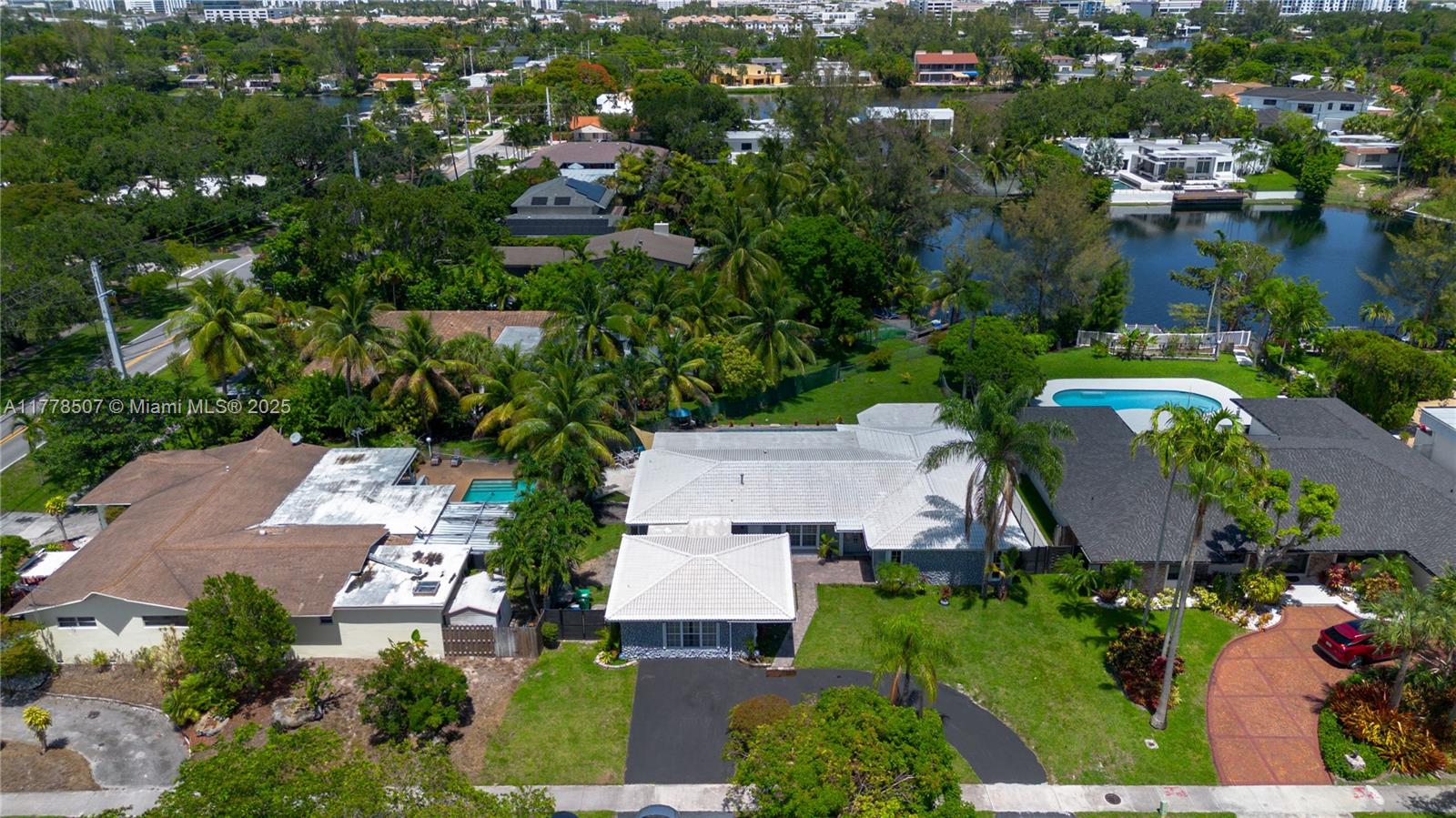 NORTH LAKE ESTATES - Residential