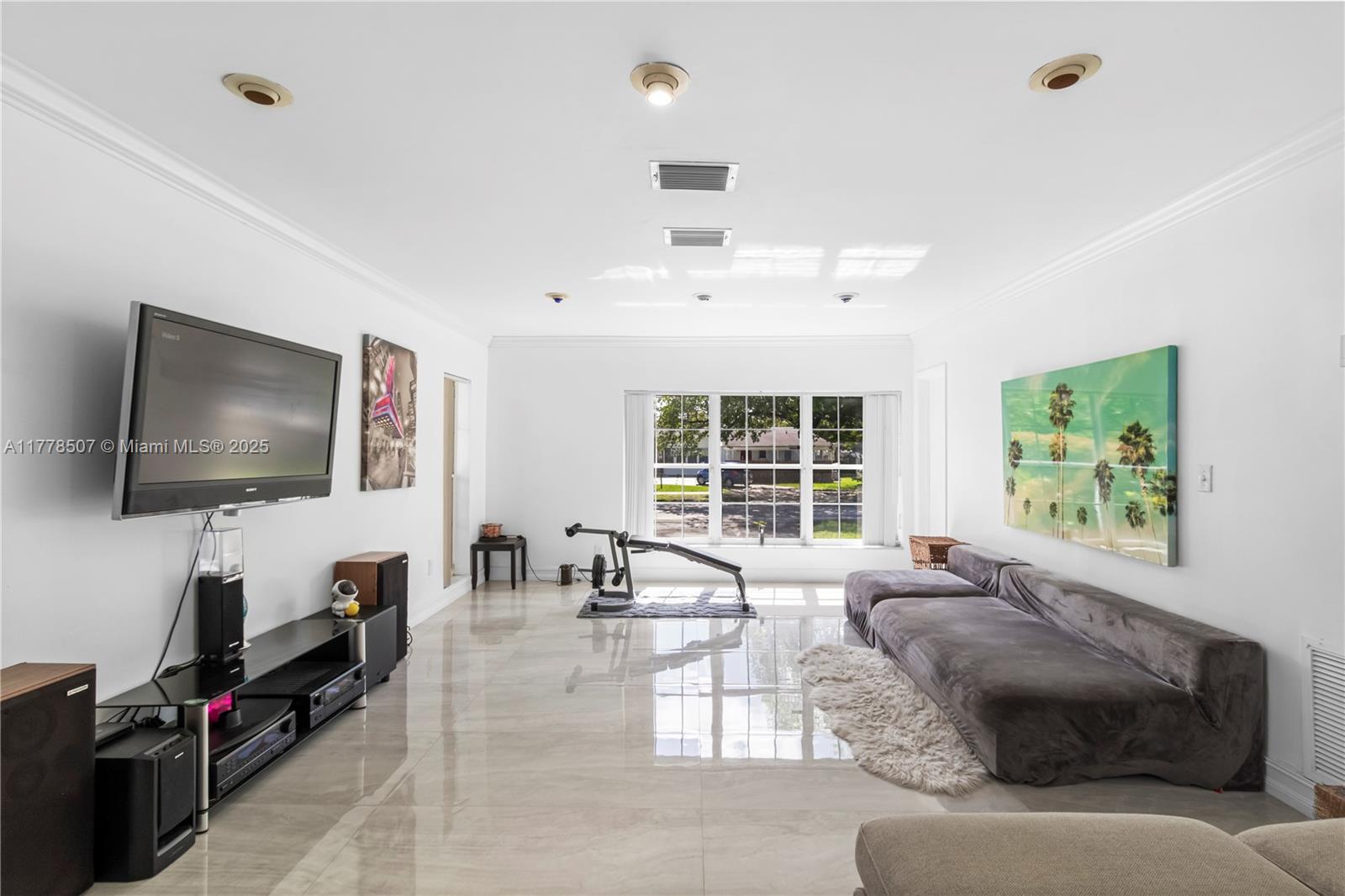 NORTH LAKE ESTATES - Residential