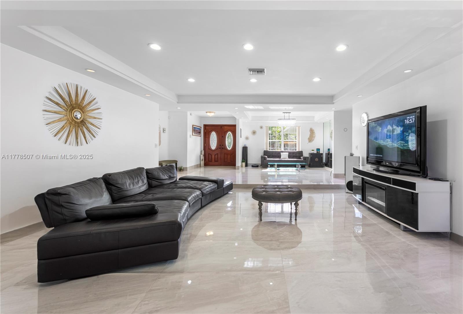 NORTH LAKE ESTATES - Residential