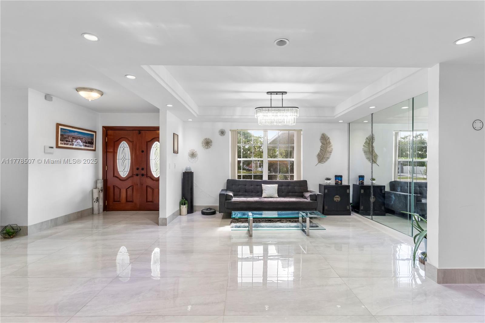 NORTH LAKE ESTATES - Residential