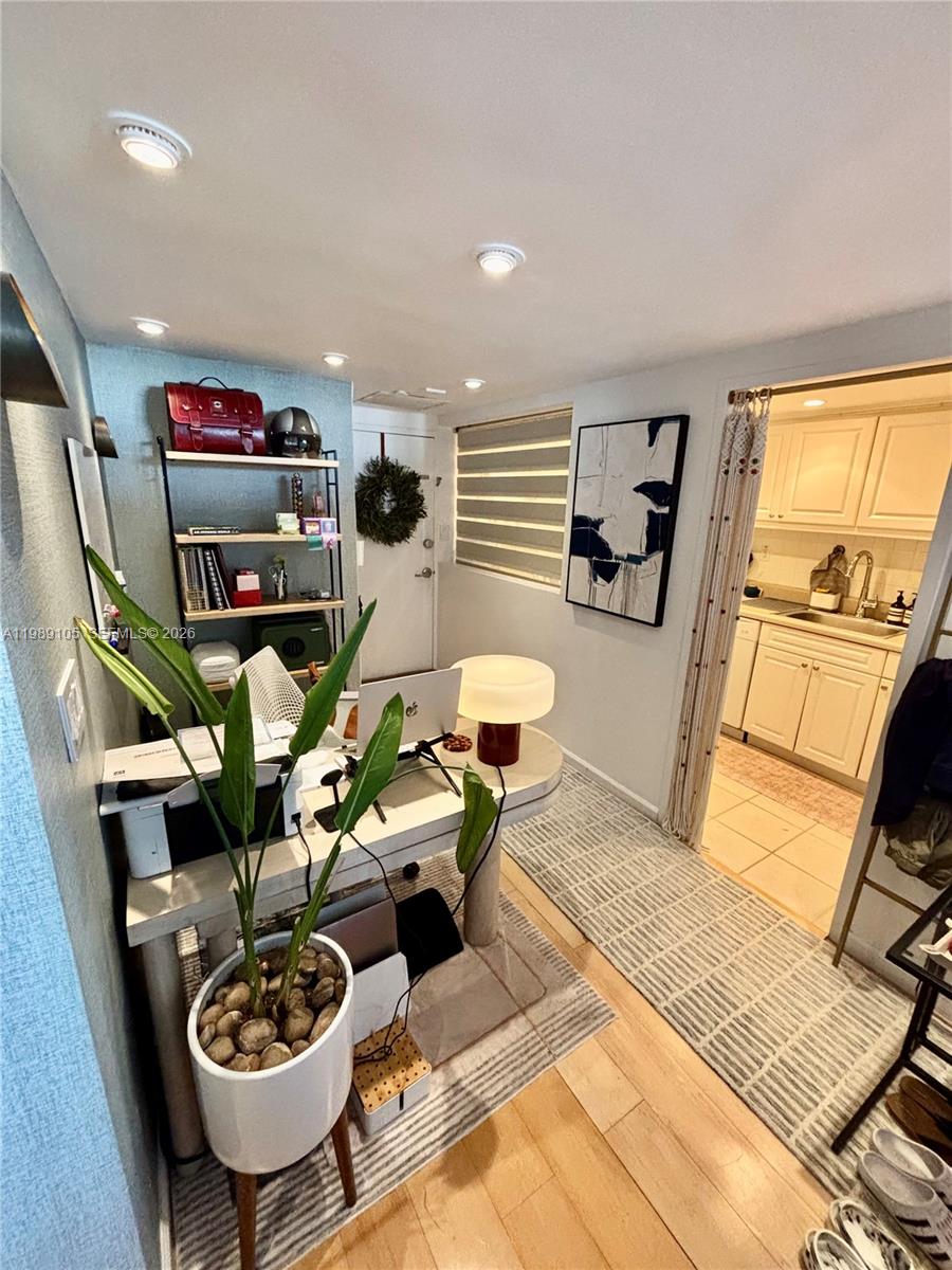 MIRADOR 1000 CONDO - Residential