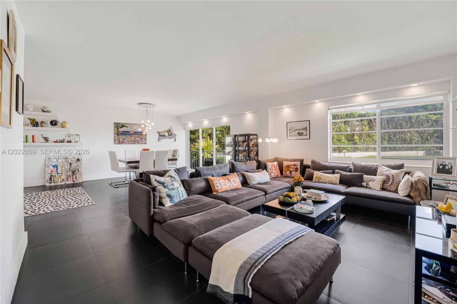 THE SHORES CONDO - Residential