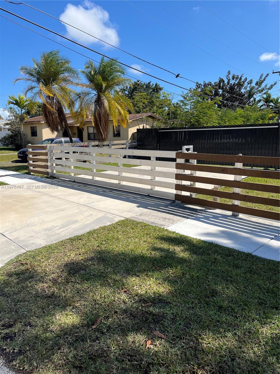 BENSON MANOR - Residential