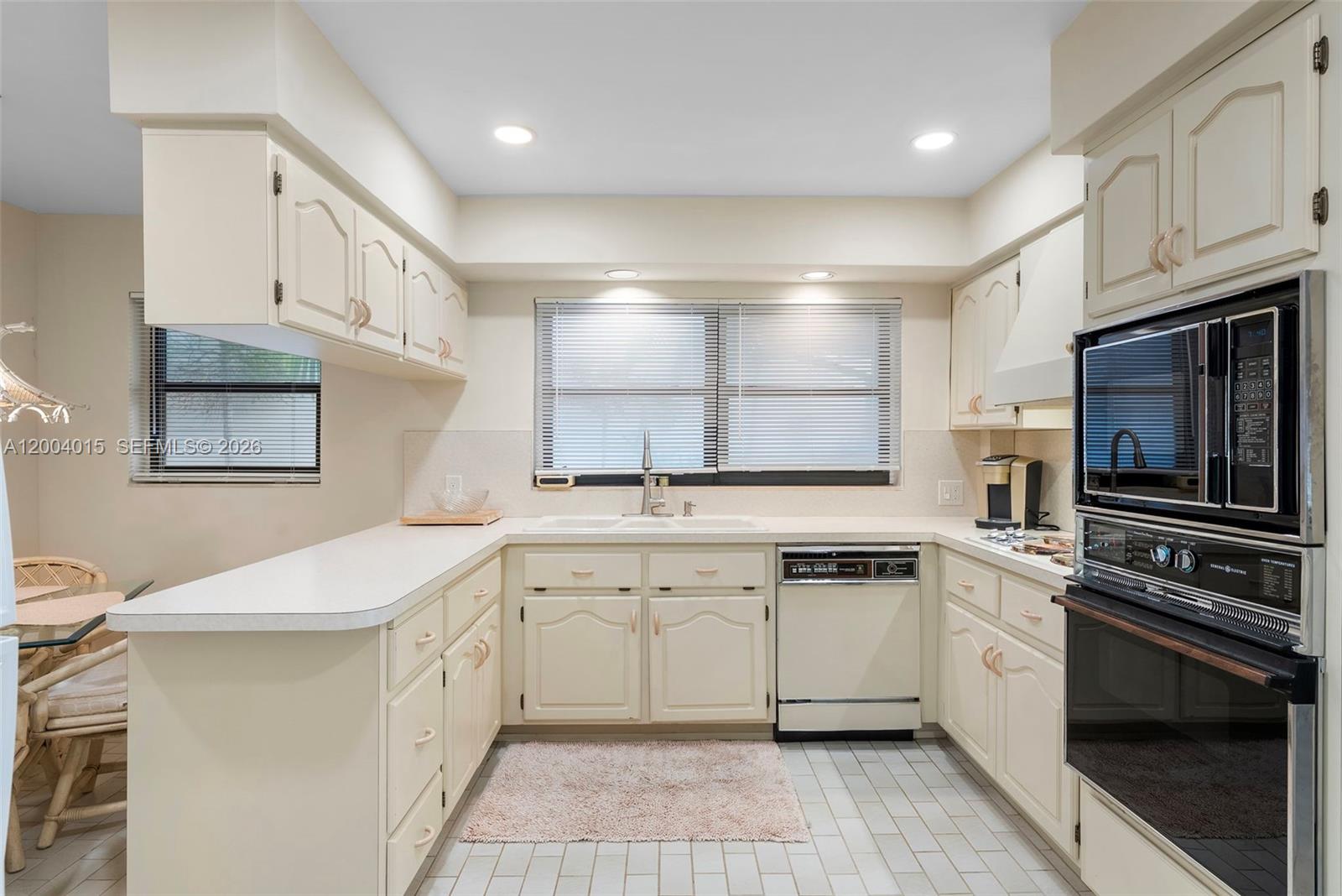 LAUDERDALE BEACH - Residential