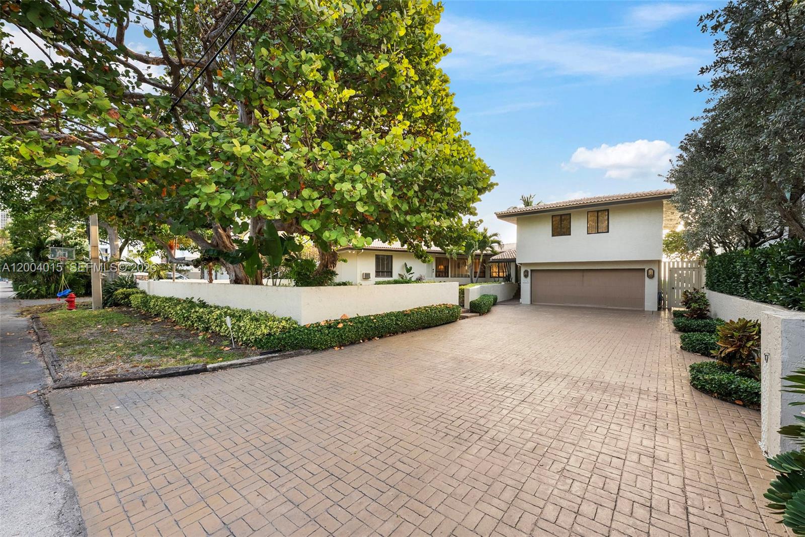 LAUDERDALE BEACH - Residential