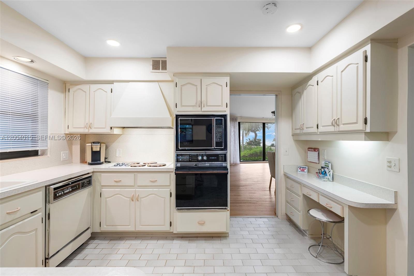 LAUDERDALE BEACH - Residential