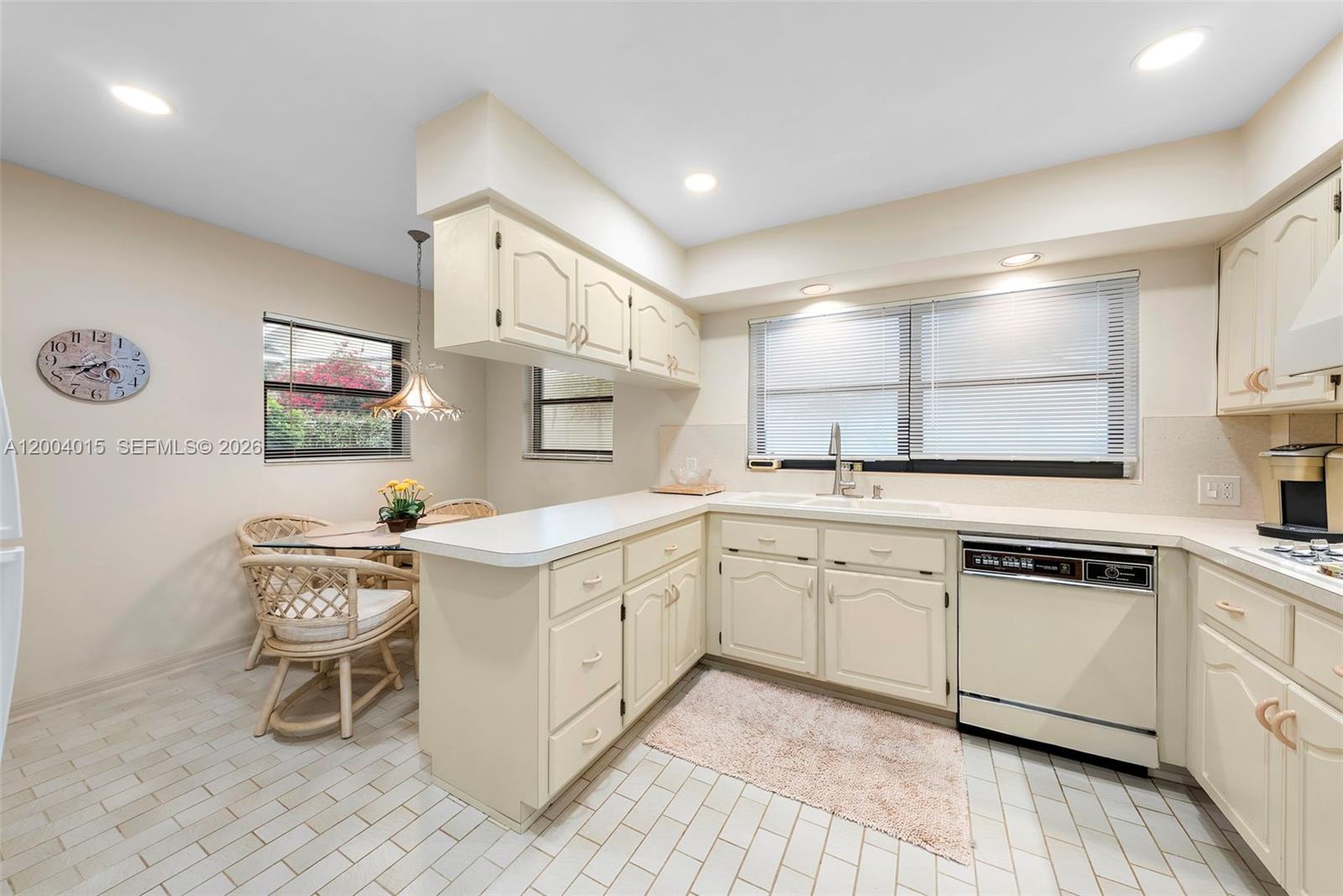 LAUDERDALE BEACH - Residential