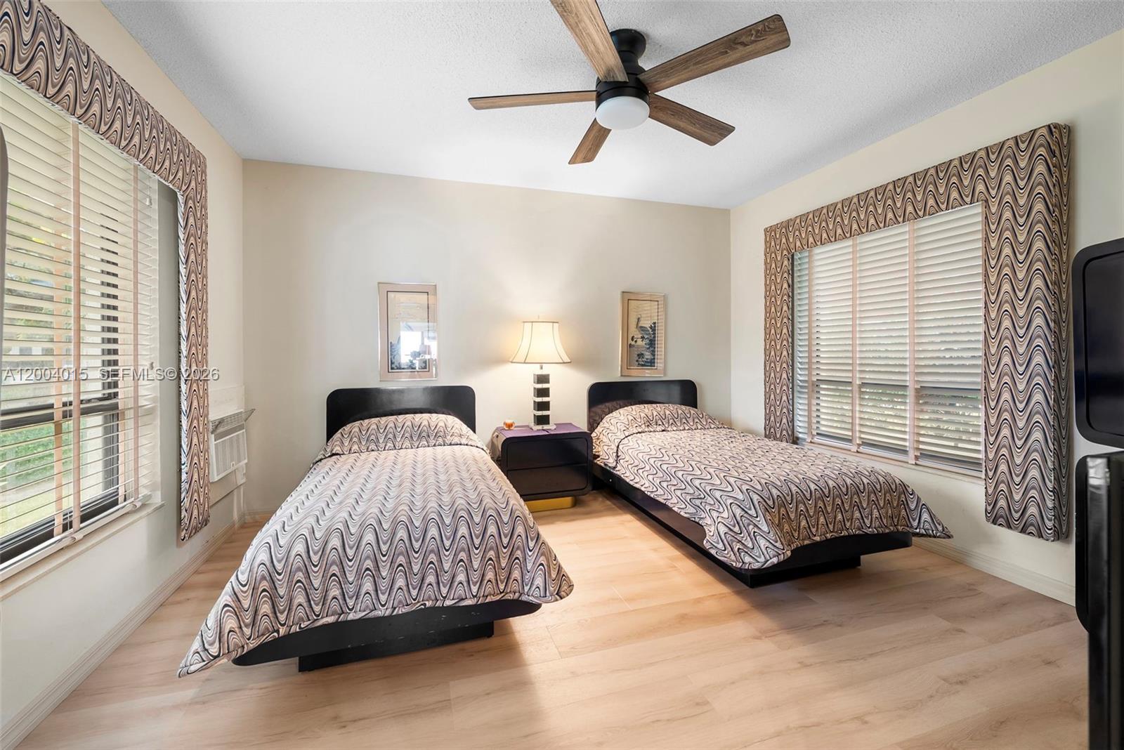 LAUDERDALE BEACH - Residential