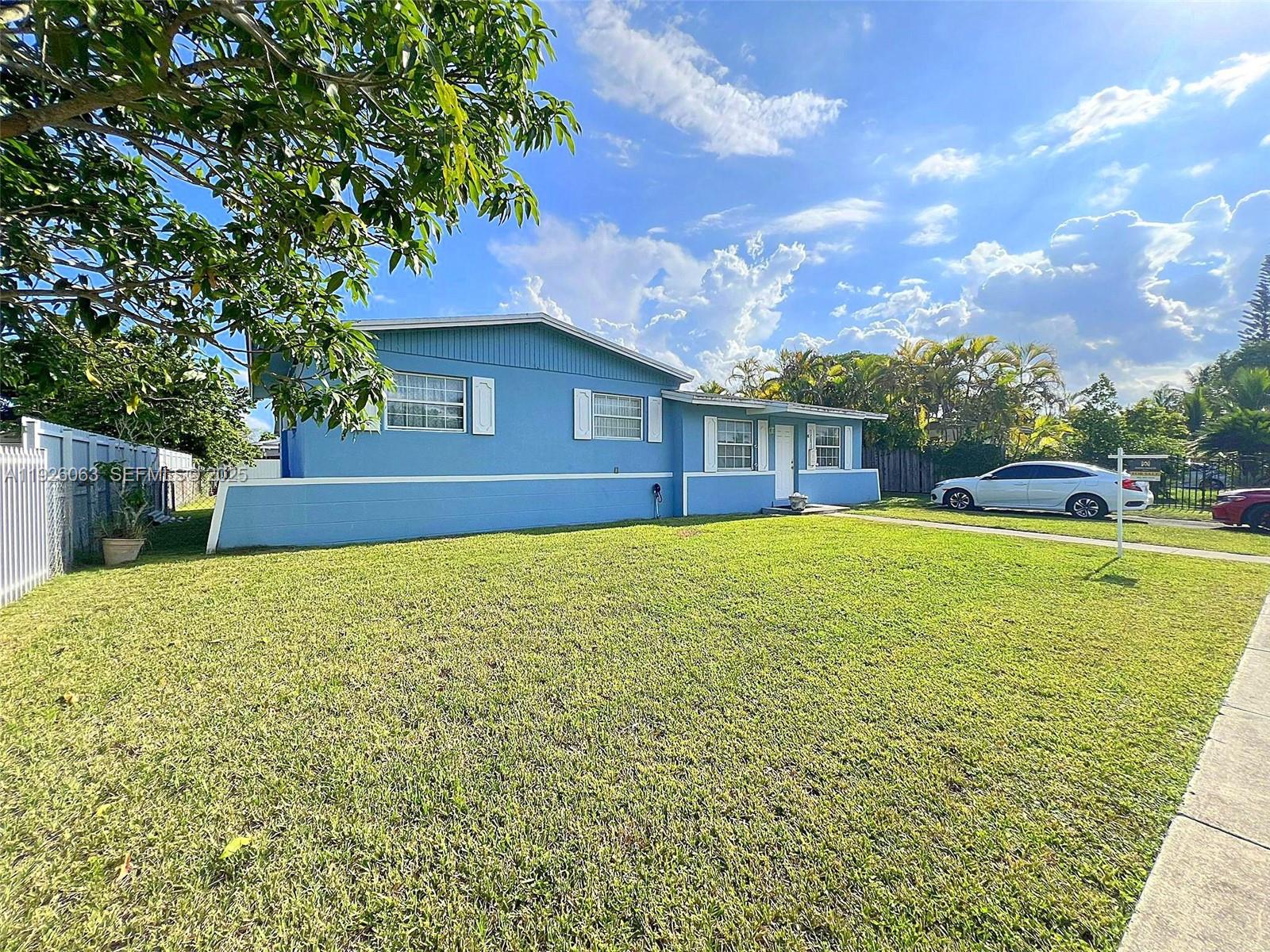 14850 SW 297th St, Homestead, FL, 33033/$465,000 1 14850 SW 297th St