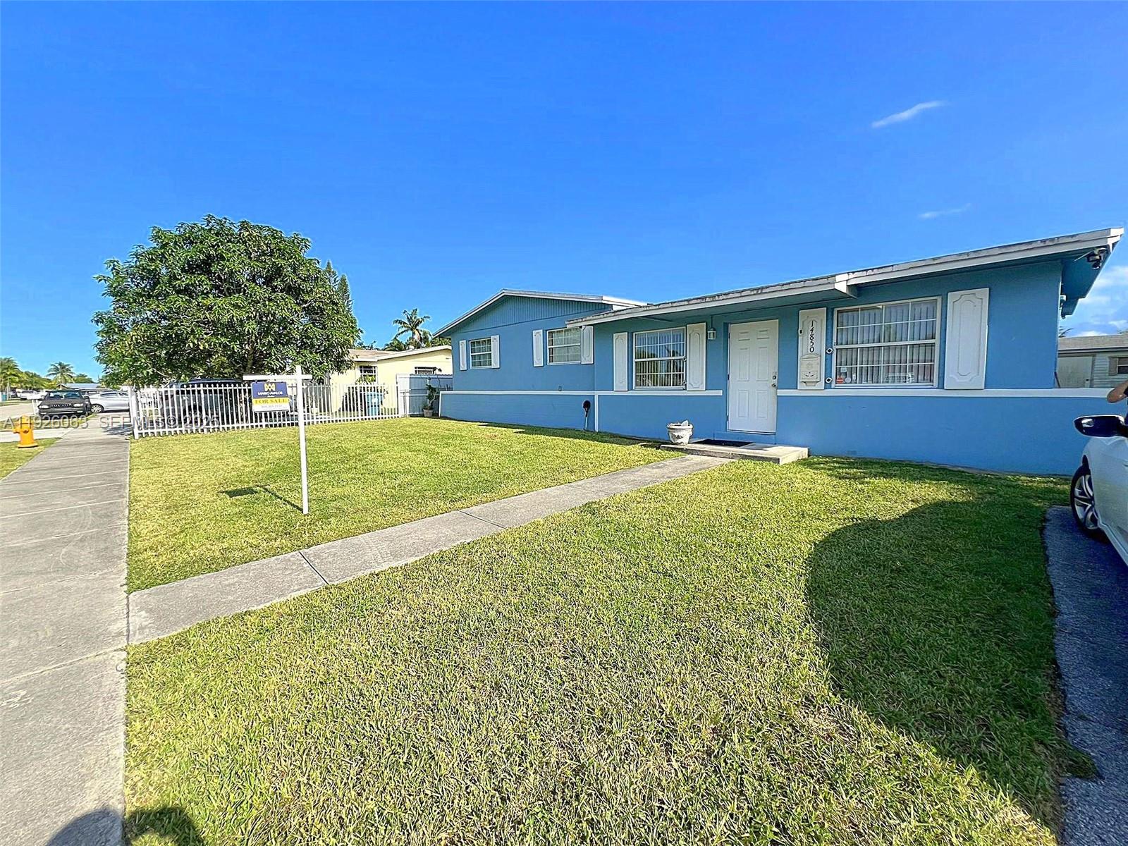 14850 SW 297th St, Homestead, FL, 33033/$465,000 2 14850 SW 297th St