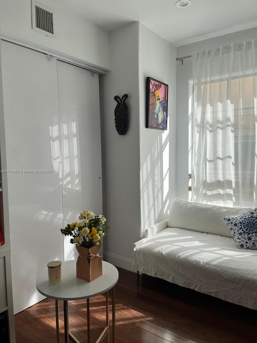 SELMA CONDO - Residential