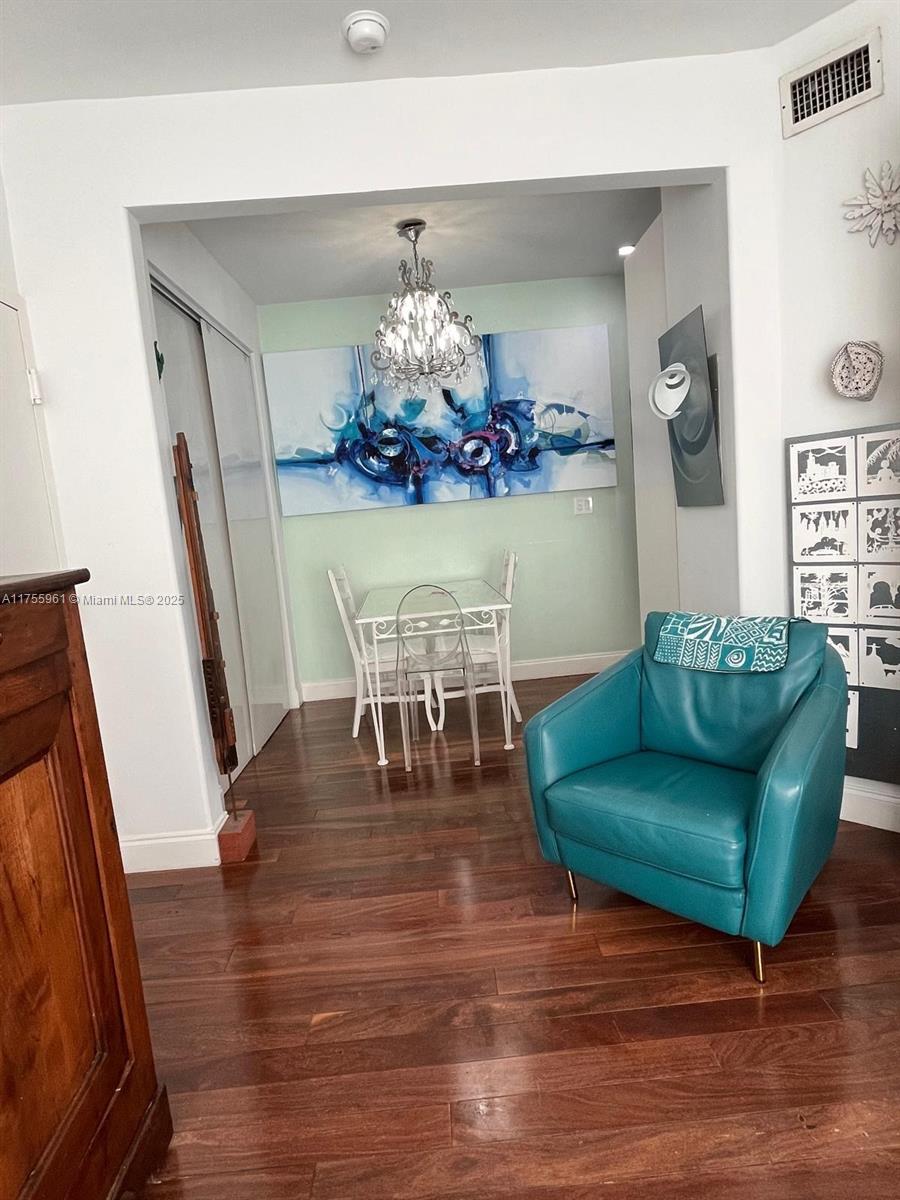 SELMA CONDO - Residential