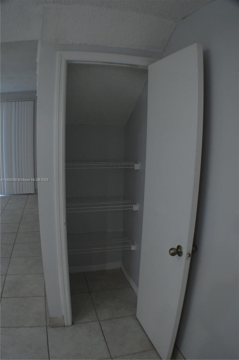 SECTORS 3 & 4 BOUNDARY PL - Residential Lease