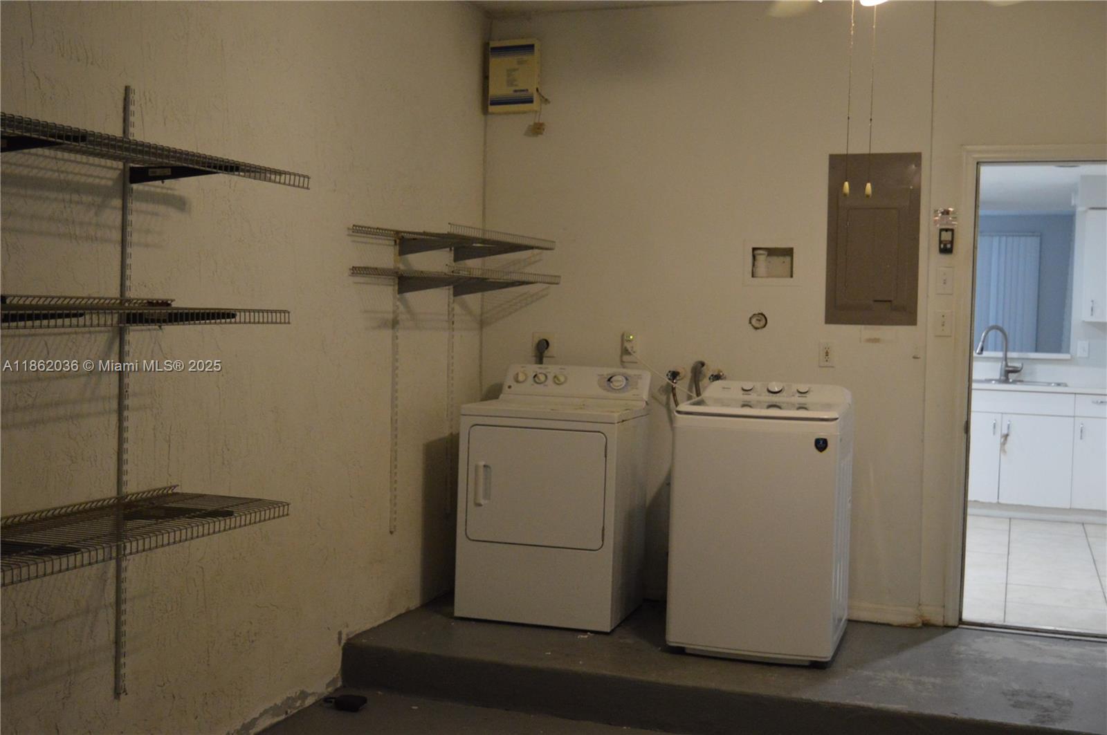 SECTORS 3 & 4 BOUNDARY PL - Residential Lease