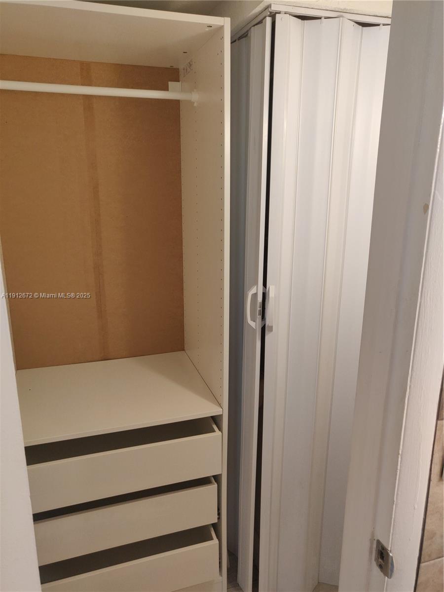 SILVER PALMS AT DADELAND - Residential Lease