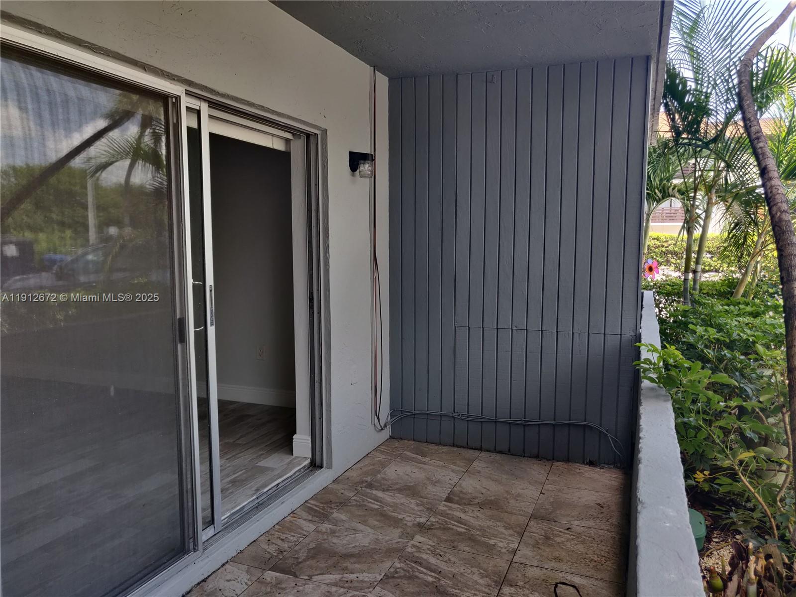 SILVER PALMS AT DADELAND - Residential Lease