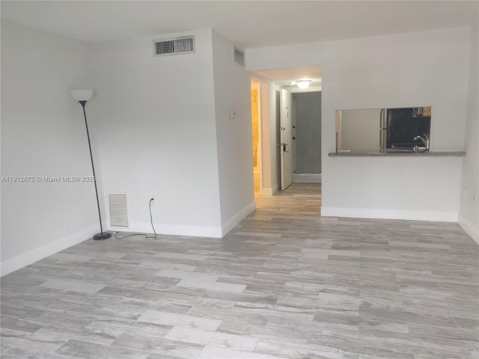 SILVER PALMS AT DADELAND - Residential Lease