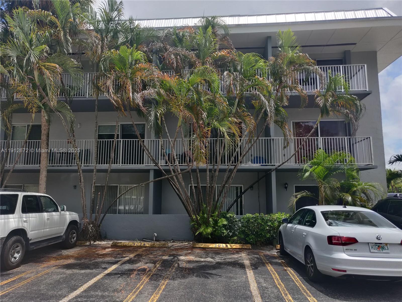 SILVER PALMS AT DADELAND - Residential Lease