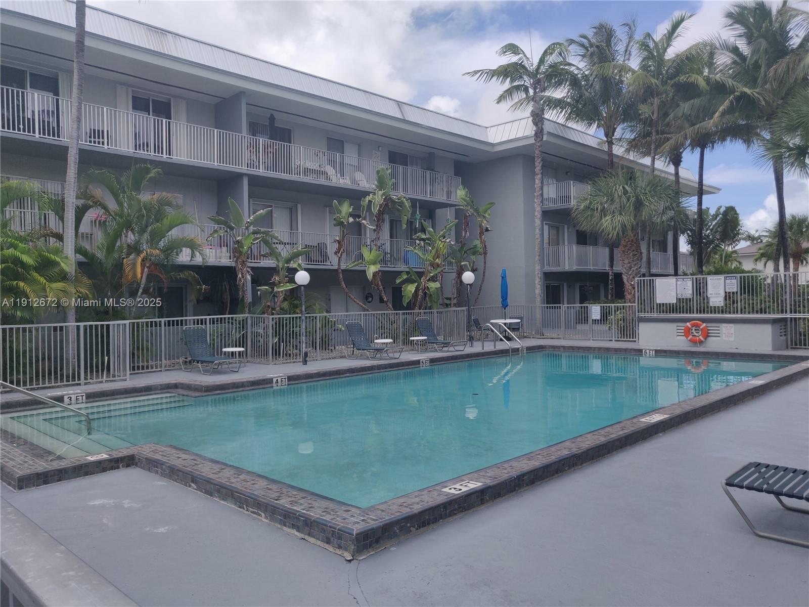 SILVER PALMS AT DADELAND - Residential Lease