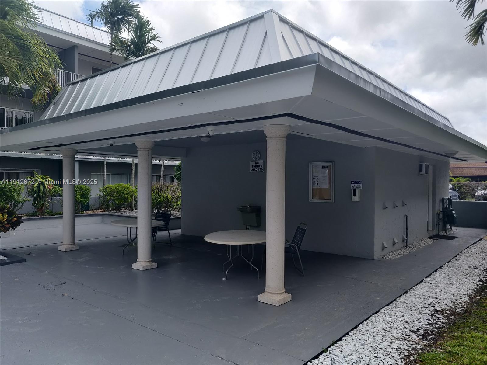 SILVER PALMS AT DADELAND - Residential Lease