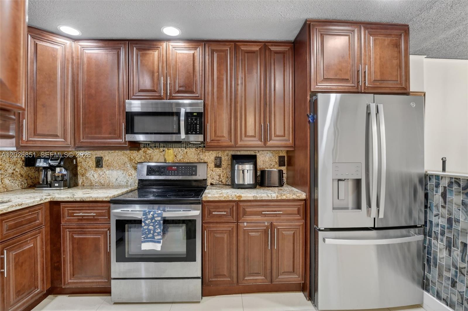 HOLLYBROOK GOLF AND - Residential