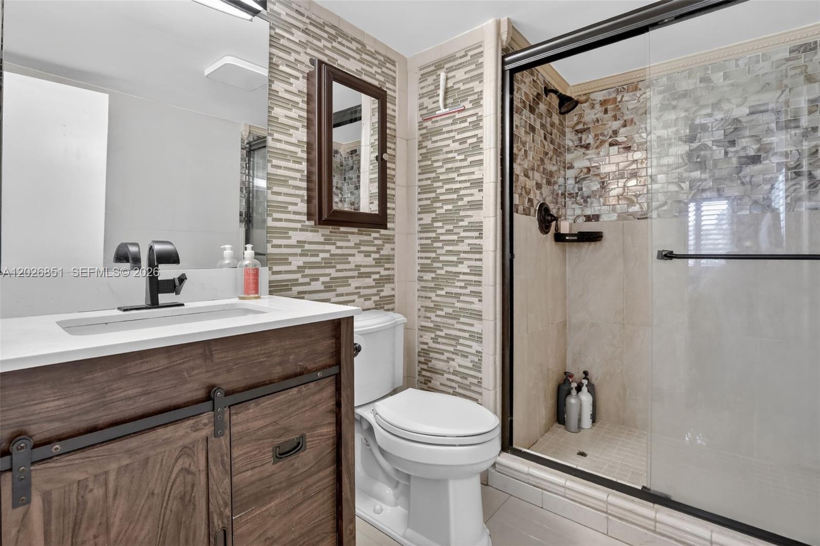 HOLLYBROOK GOLF AND - Residential