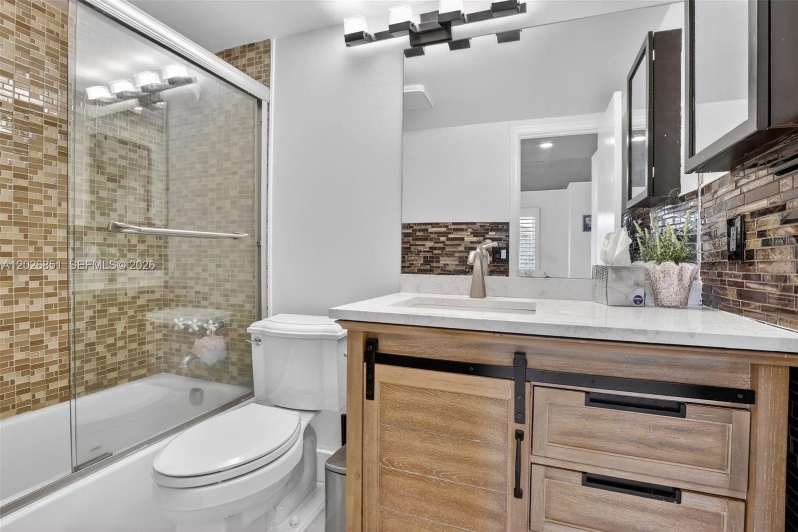 HOLLYBROOK GOLF AND - Residential