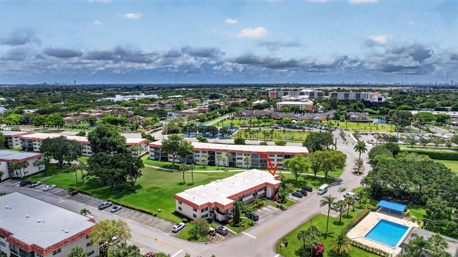 HOLLYBROOK GOLF AND - Residential