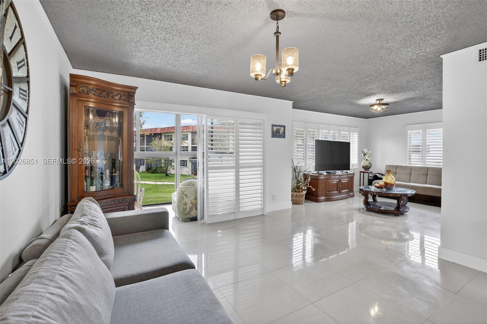 HOLLYBROOK GOLF AND - Residential