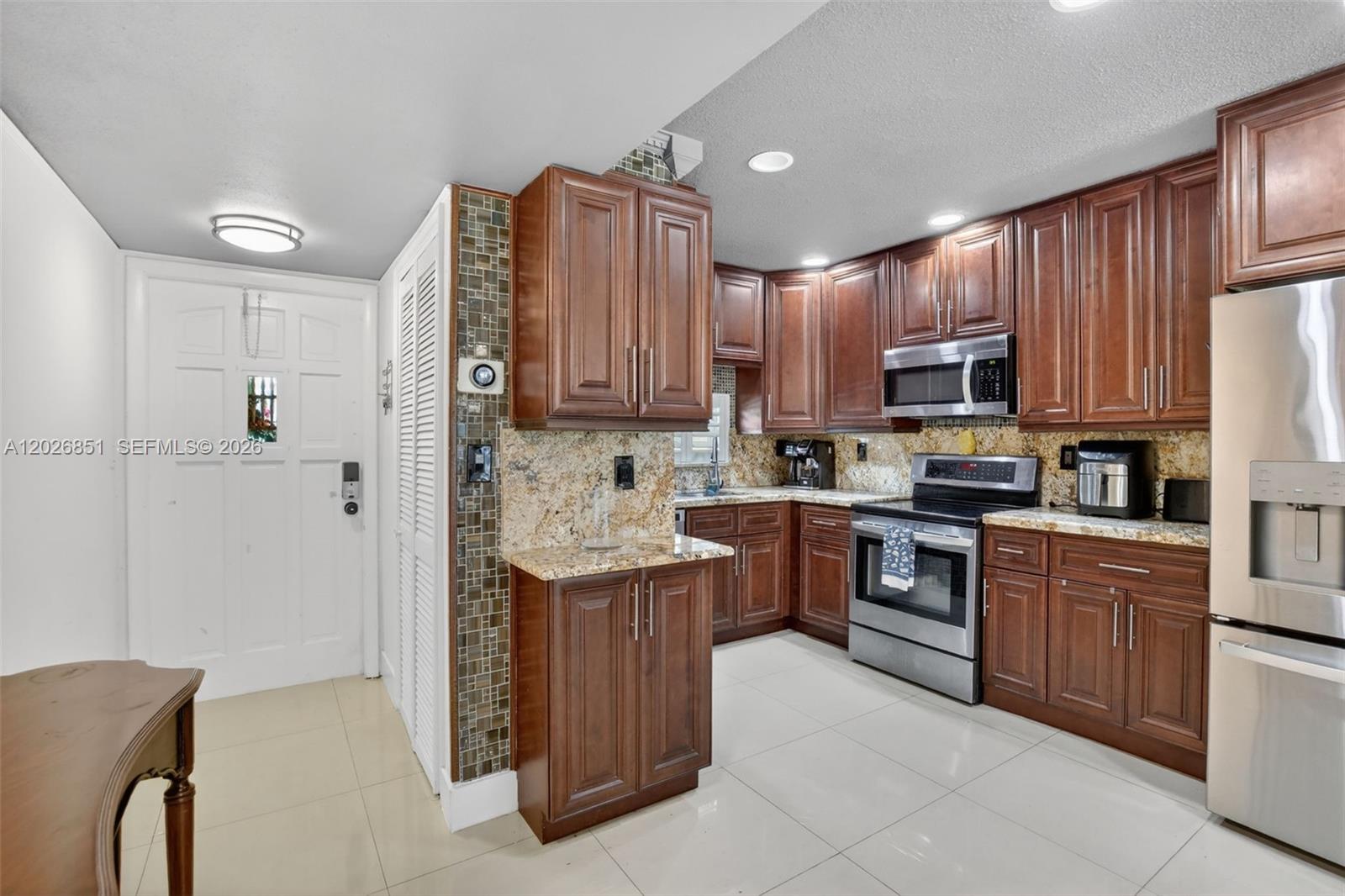 HOLLYBROOK GOLF AND - Residential
