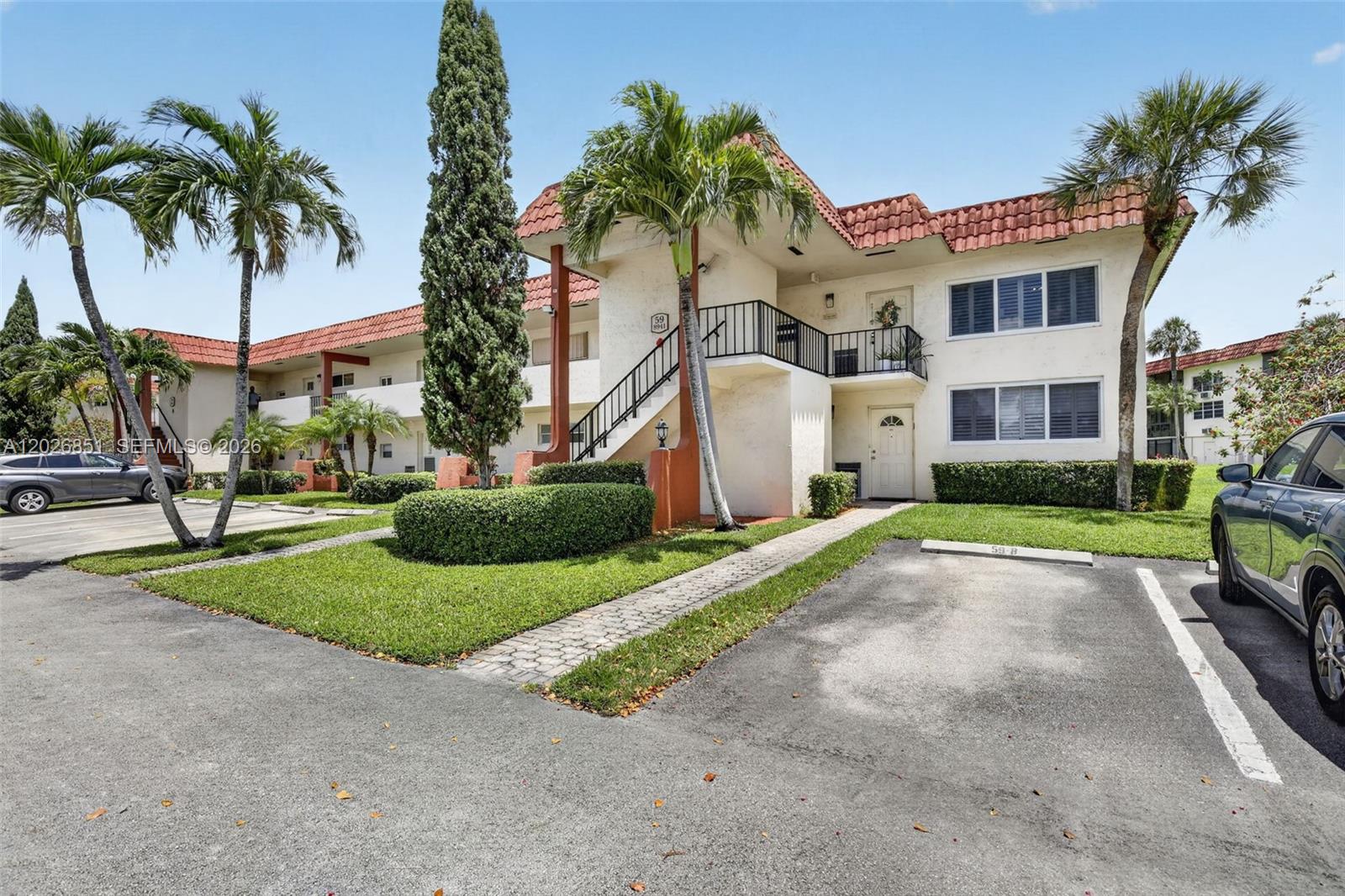 HOLLYBROOK GOLF AND - Residential