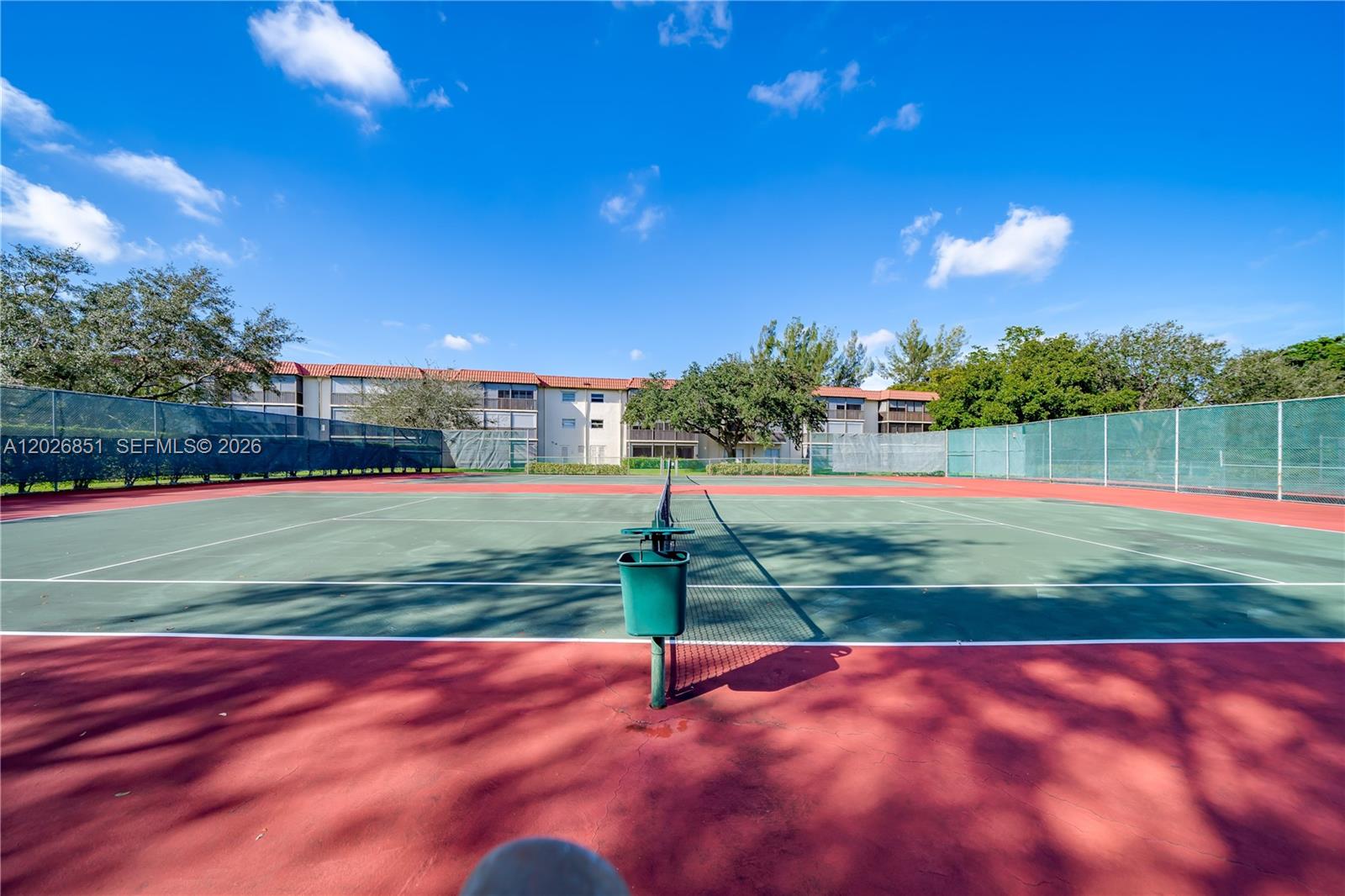 HOLLYBROOK GOLF AND - Residential