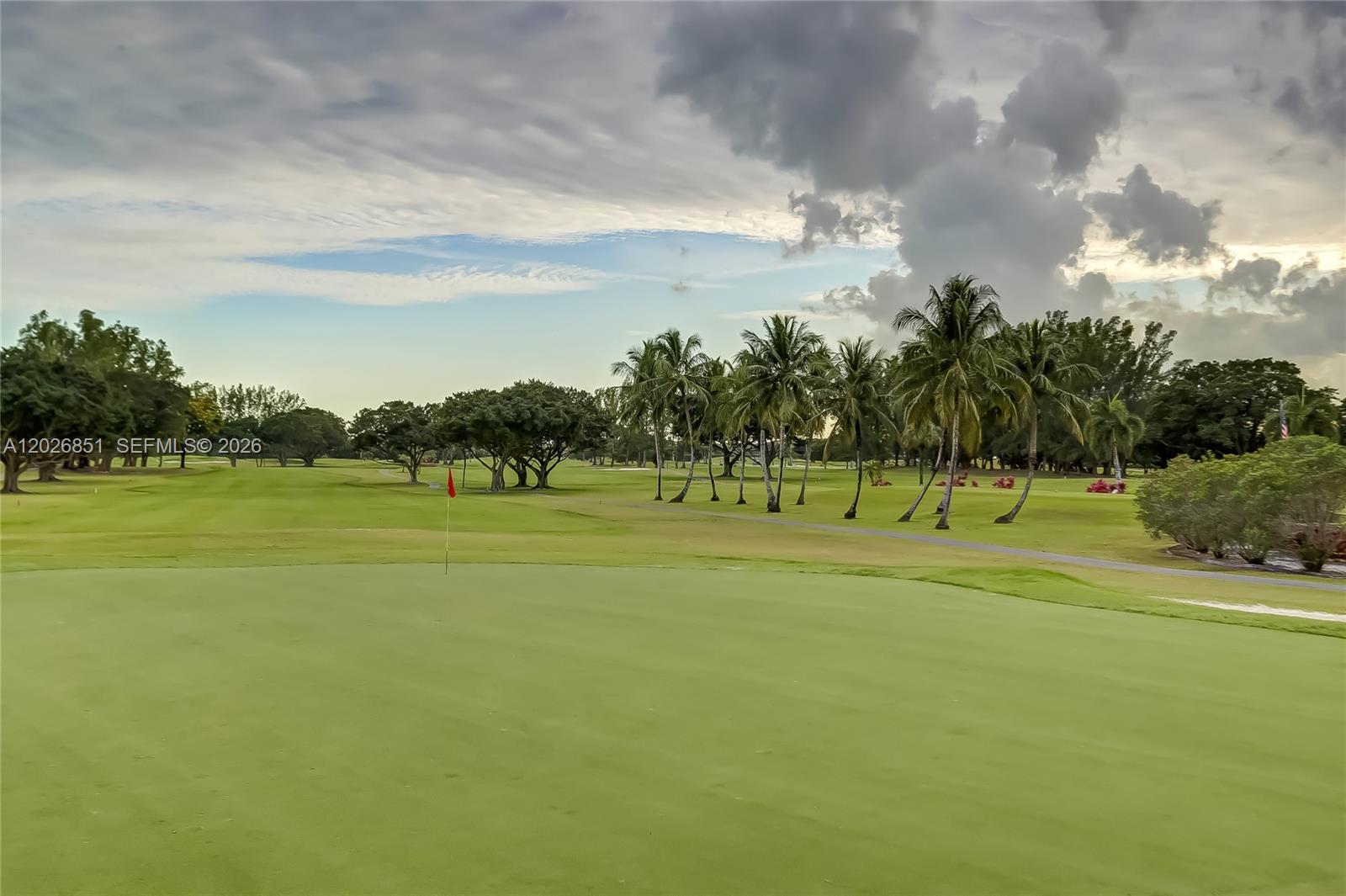 HOLLYBROOK GOLF AND - Residential