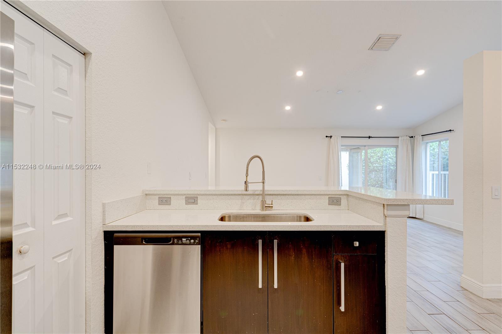 SECTOR 2-PARCELS 12 13 14 - Residential Lease