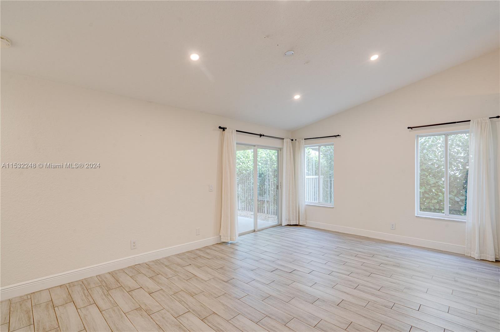 SECTOR 2-PARCELS 12 13 14 - Residential Lease