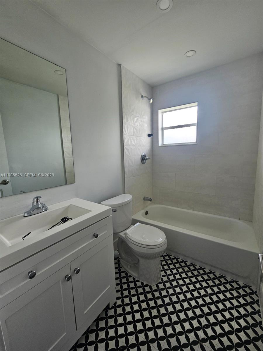 CAROL CITY 3RD ADDN - Residential Lease