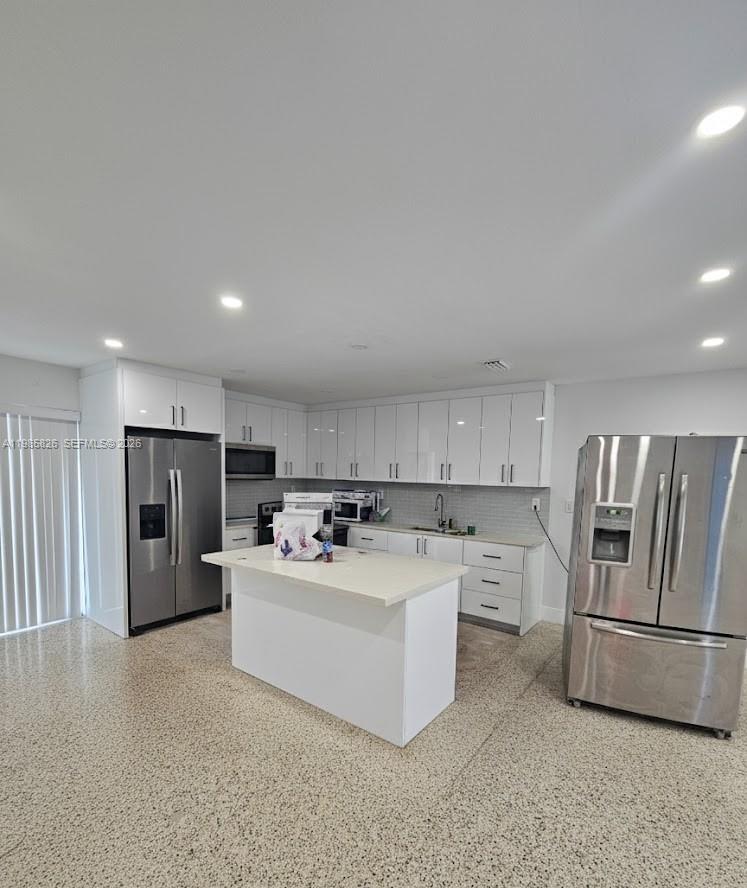 CAROL CITY 3RD ADDN - Residential Lease