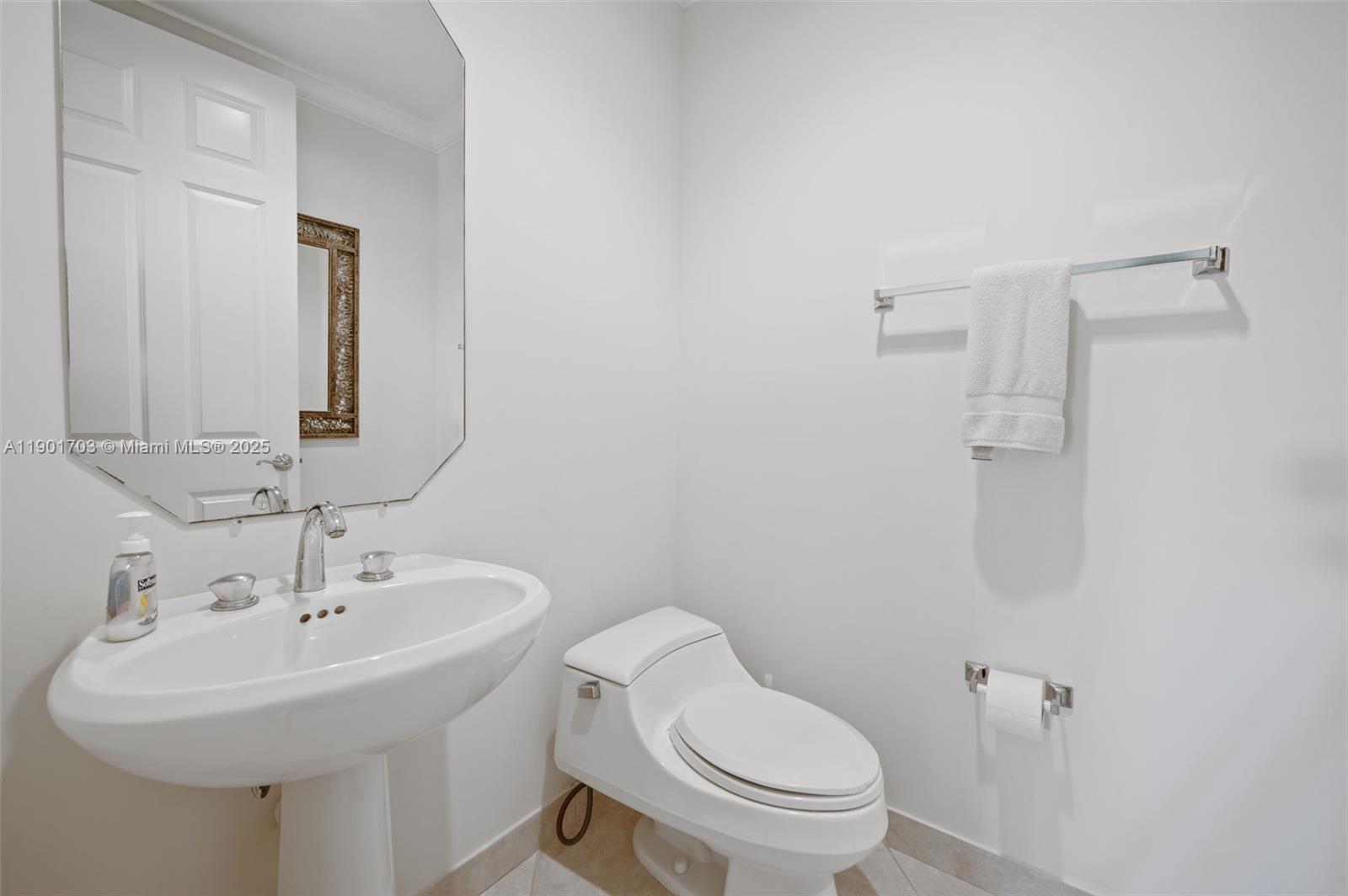 AVENTURA LAKES PHASE 1 - Residential